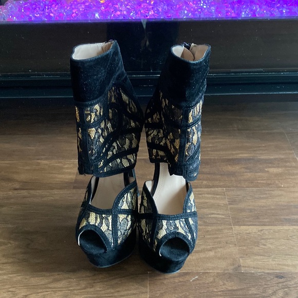 Lace Booties - Picture 3 of 4